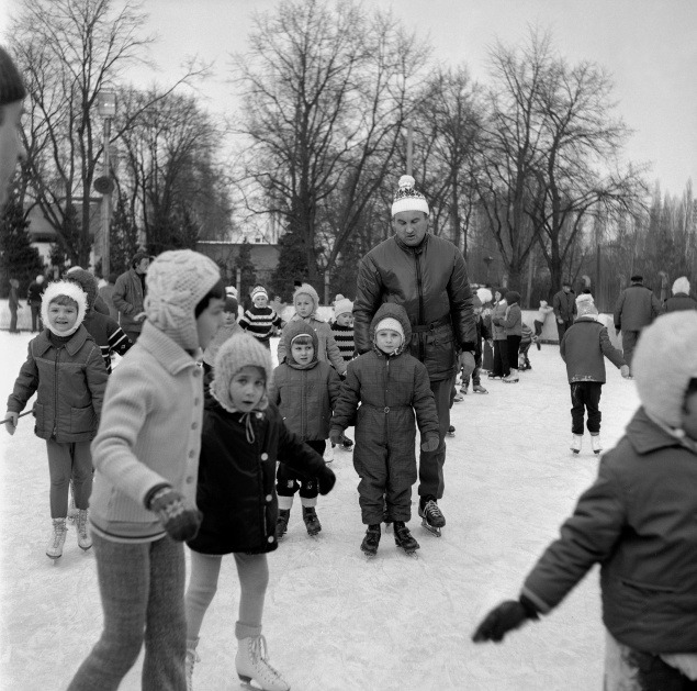 Deti na klzisku, 1971.