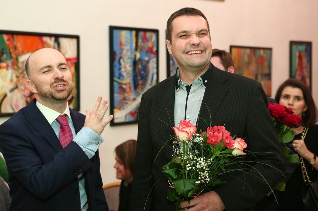 Radičovej poradca a exposlanec za SDKÚ Peter Markovič a Bývalý politik SDKÚ Viliam Novotný (vpravo)