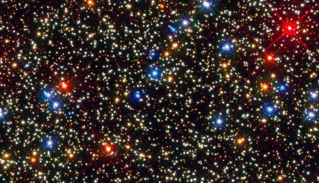 Guľová hviezdokopa Omega Centauri v súhvezdí Kentaur. Tvorí ju zhruba desať miliónov hviezd