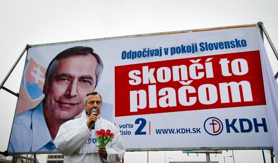 Všetci politici sú na