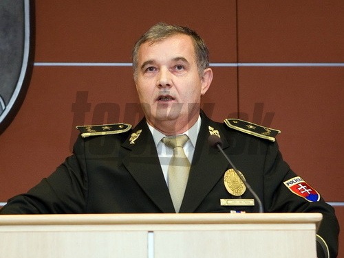 Bývalý šéf policajtov Ján Packa uviedol vyše 50 tisíc eur