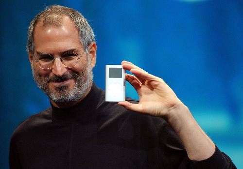 Steve Jobs predstavil iPod