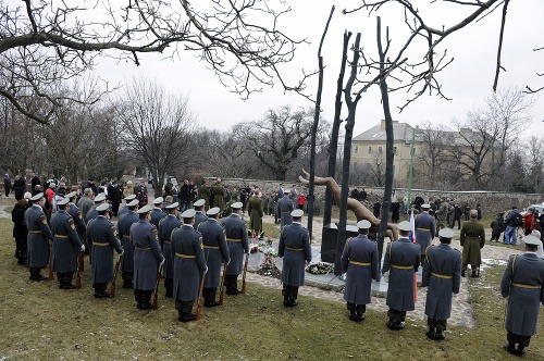 Pietny akt na pamiatku zosnulých vojakov sa v Hejciach koná každý rok