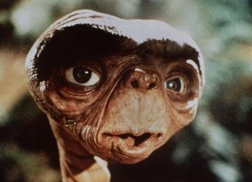 E.T. opäť na Zemi: