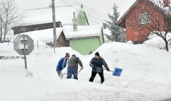 Snehové peklo pokračuje: Turzovke