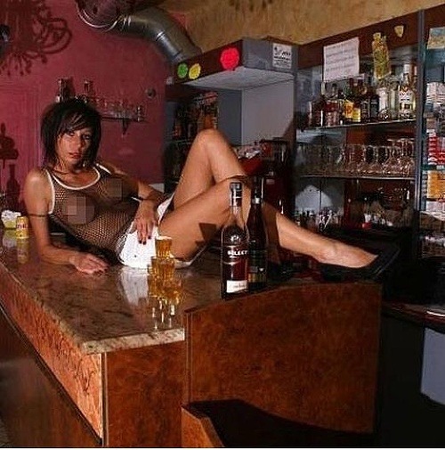 Ženy zúria: V bare