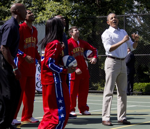 Obama kotúľal s pozvanými