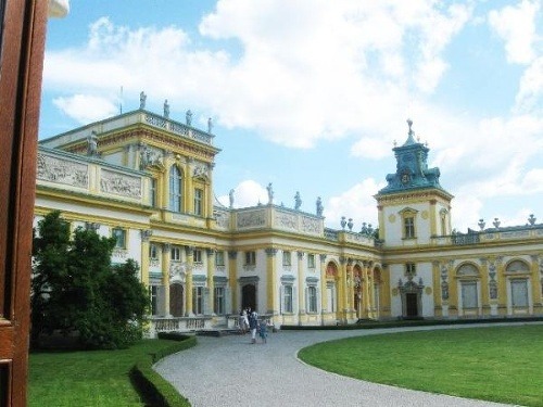Barokový palác Wilanow vo Varšave ročne priláka tisícky návštevníkov