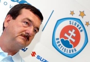 Exministra Ľudovíta Černáka vystriedal na čele Slovana ďalší boháč Ivan Kmotrík.