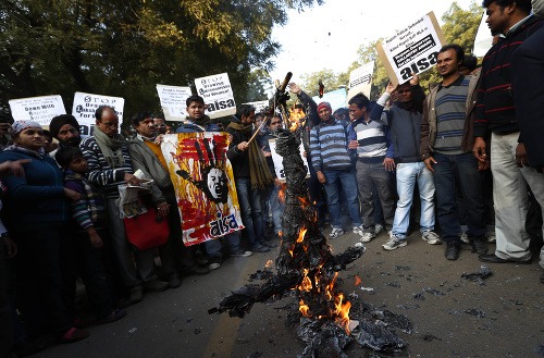 Indickí študenti počas protestu,