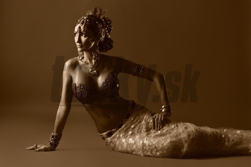 Sisa Lelkes-Sklovská ako exotická tanečnica Mata Hari. 