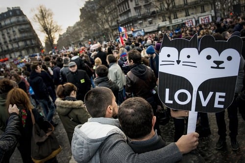 Parížske ulice zaplnili desaťtisíce