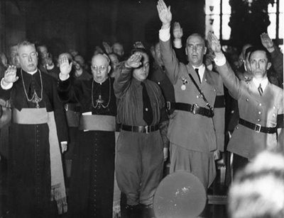 Ratzinger (tretí zľava)