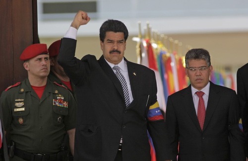 Viceprezident Nicolás Maduro a minister zahraničia Elias Jaua.