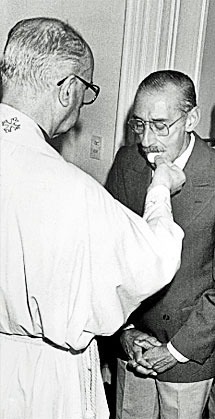 Bergoglio s argentínskych diktátorom Videlom.