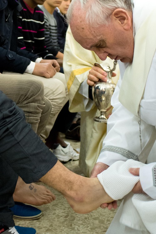 Pápež na znak pokory