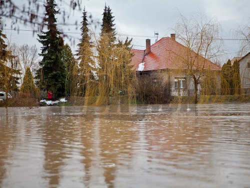 Povodňová situácia v obci Vieska nad Žitavou