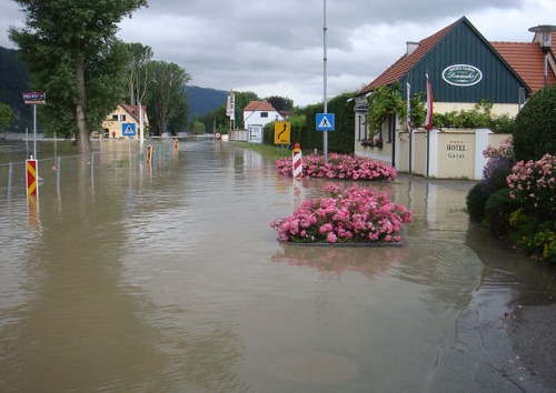 Zaplavené mestečko Wachau.