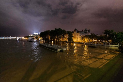 Dunaj prekonal deväť metrov
