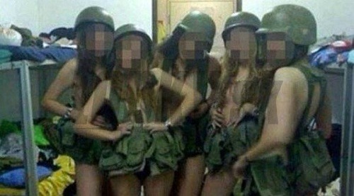 Kontroverzné FOTO krásnych vojačiek: