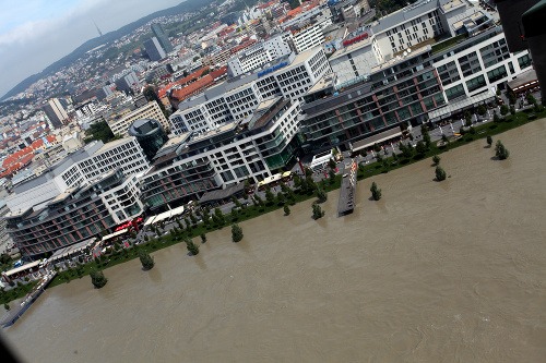 Dunaj dosiahol rekordnú úroveň,