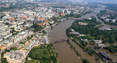 Voda v Nemecku prelomila