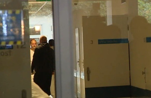 Richtera v nemocnici navštívil premiér Fico spolu s minstrami Kaliňákom a Zvolenskou. 