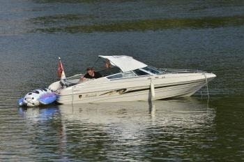 Z motorového člna vypadol