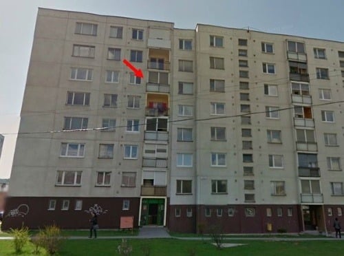Marek vyskočil z balkóna bytu jeho brata Dušana.