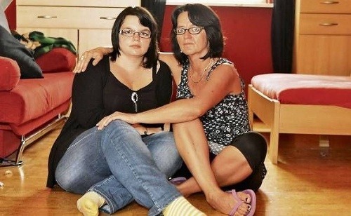 Jessica (14) a jej matka Beate (47) boli tiež zneužité