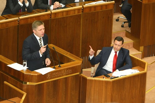 Prekáračka premiéra Fica s Danielom Lipšicom