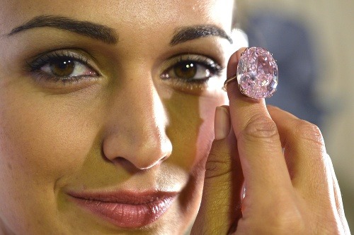 Sotheby's ponúka ružový diamant,
