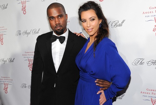 15. júna sa stali rodičmi americký rapper Kanye West a jeho snúbenica Kim Kardashian. Dcérke dali meno North West. 