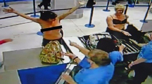 Erotický rozruch na letisku: