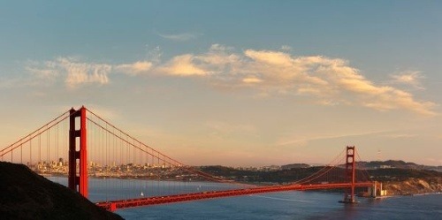 Most Golden Gate Bridge, San Francisco, USA - doteraz cca 1200 ľudí