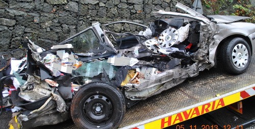 Auto, ktoré Mária Smiešková šoférovala, bolo takto zdemolované.
