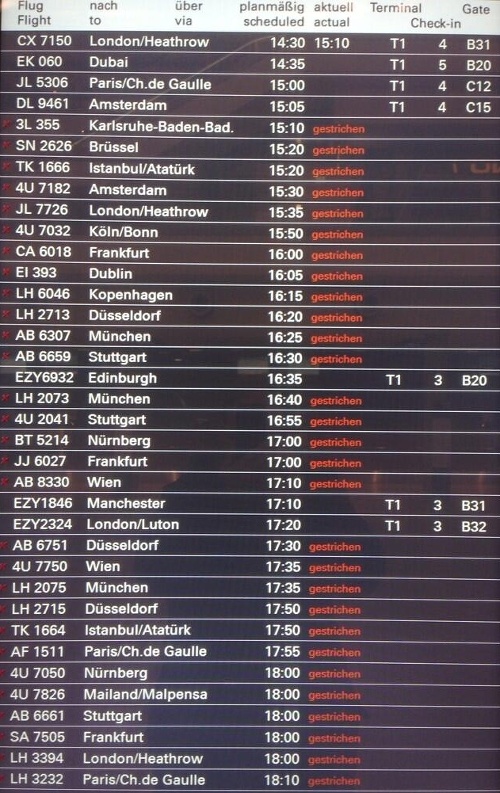 Letisko v Hamburgu zrušilo do večera takmer všetky lety.
