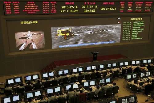 Čínske lunárne vozidlo poslalo