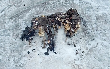Mumifikované pozostatky troch habsburských vojakov nájdené v roku 2004.