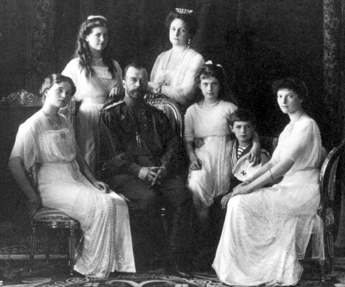 Mikuláša II. s manželkou a ich päť detí postihol tragický osud. Všetkých zavraždili.