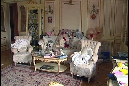 Interiér izby, ktorej fotografiu Poležajová ešte pred zmazaním profilu zverejnila na sociálnej sieti.