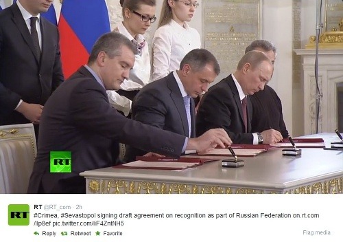 Pri podpise návrhu pripojenia Krymu