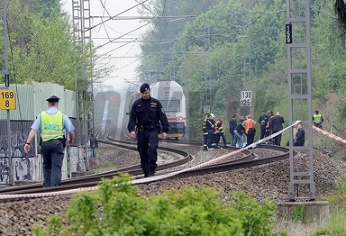 Iveta Bartošová po úteku z domu skočila pod vlak. 