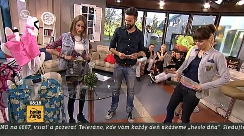 Moderátorka Lenka Šóošová vo vysielaní nechtiac odhalila aj svoju spodnú bielizeň. 
