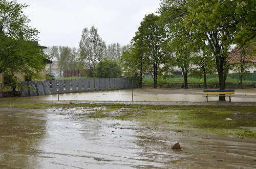 Povodňová situácia v meste Kežmarok, kde rozvodnený Ľubický potok zaplavil časť mesta. 