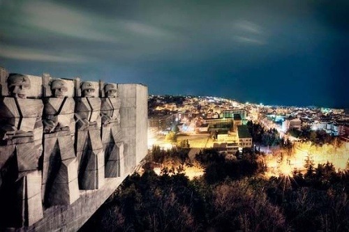 Pamätník sovietskeho priateľstva v Bulharsku, ktorý symbolizuje puto medzi týmito dvomi krajinami