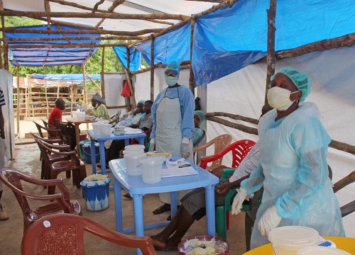 Ebola straší celý svet: