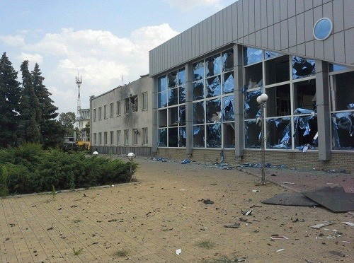 Zničené letisko v Luhansku