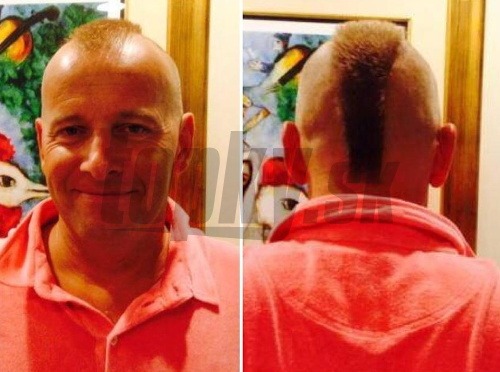 Boris Kollár (49) koncom augusta prekvapil priateľov na sociálnej sieti Facebook fotkou svojho nového účesu. Otecko 8-detí sa odviazal a na hlave si nechal vyrobiť „číro“. 