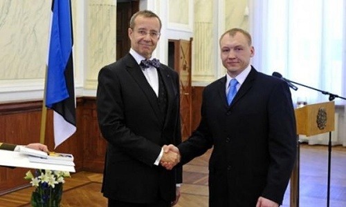 Estónsky prezident Toomas Hendrik Ilves a Eston Kohver